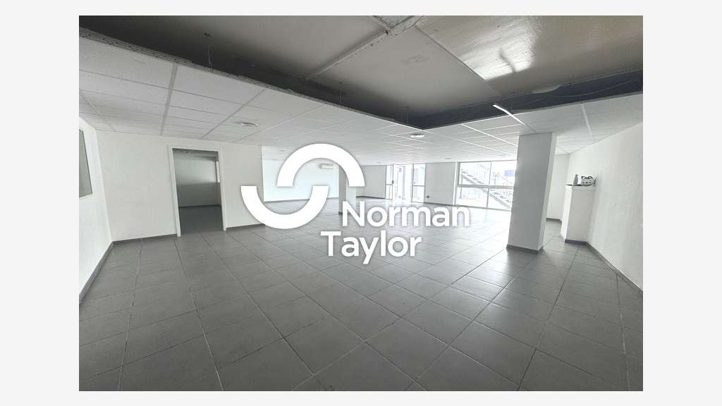 Local commercial 180m² à louer secteur Grand M