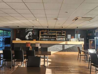 RESTAURANT CLEFS EN MAIN 420 M² + 100M²DE TERRASSE