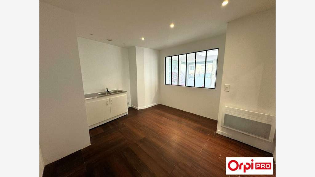 Local commercial 105m² à louer à Morangis