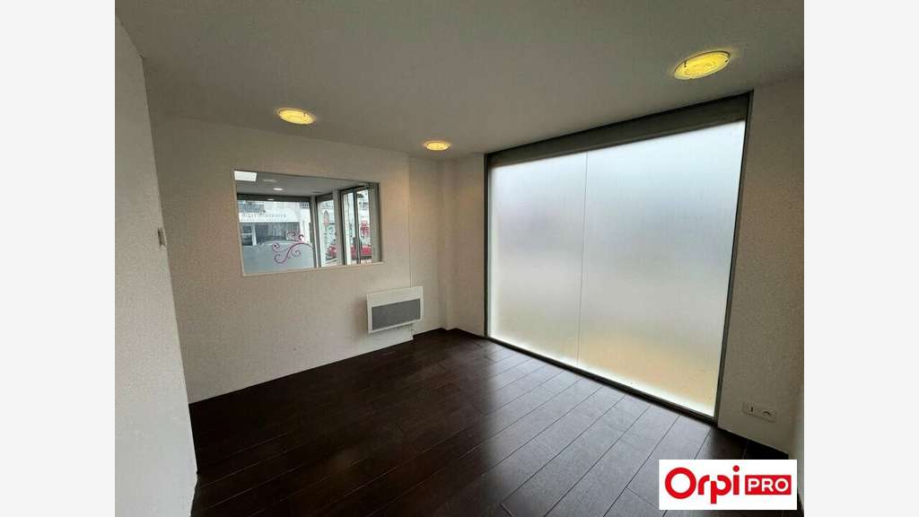 Local commercial 105m² à louer à Morangis