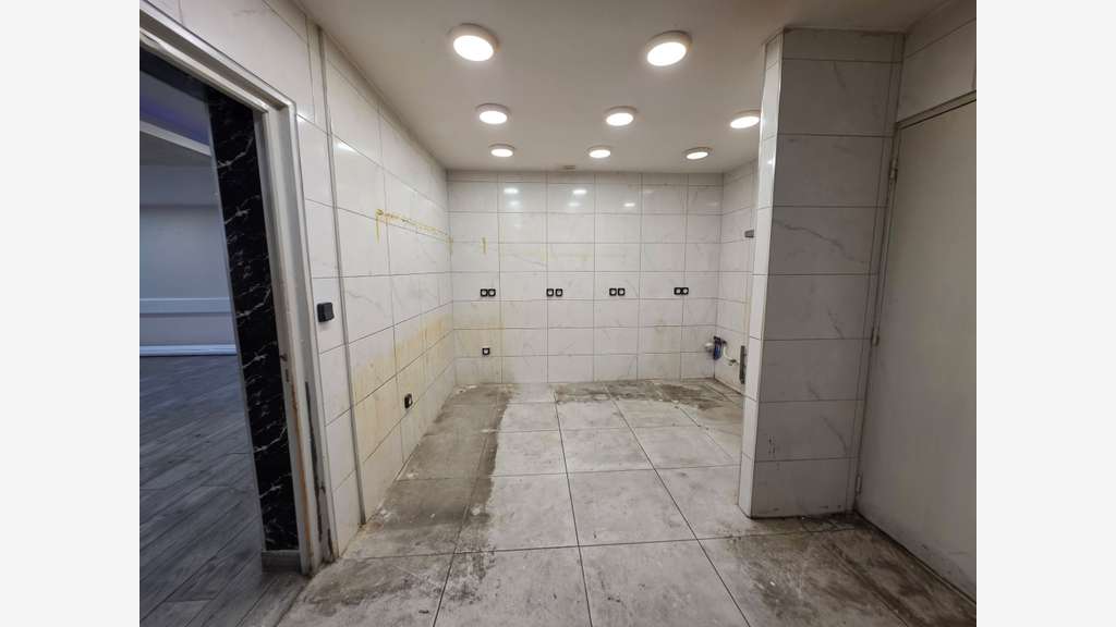 Local commercial de 110 m² MORIÈRES-LÈS-AVIGNON