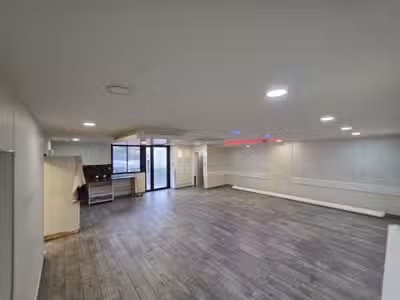 Local commercial de 110 m² MORIÈRES-LÈS-AVIGNON