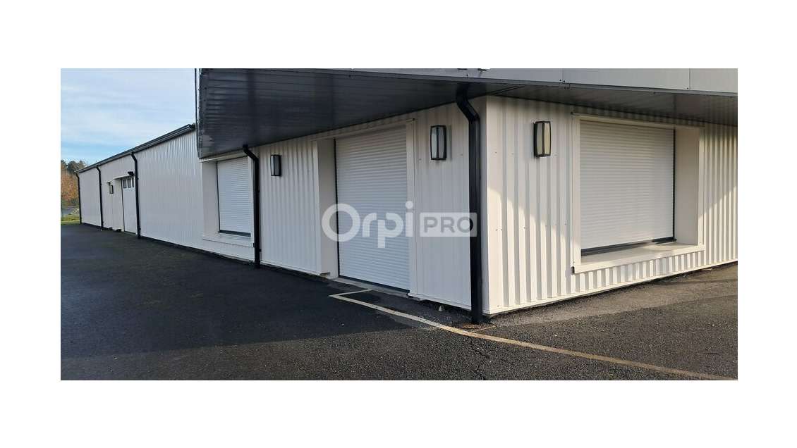 A louer local récent 750m² RT2012 Morlaàs Berlanne