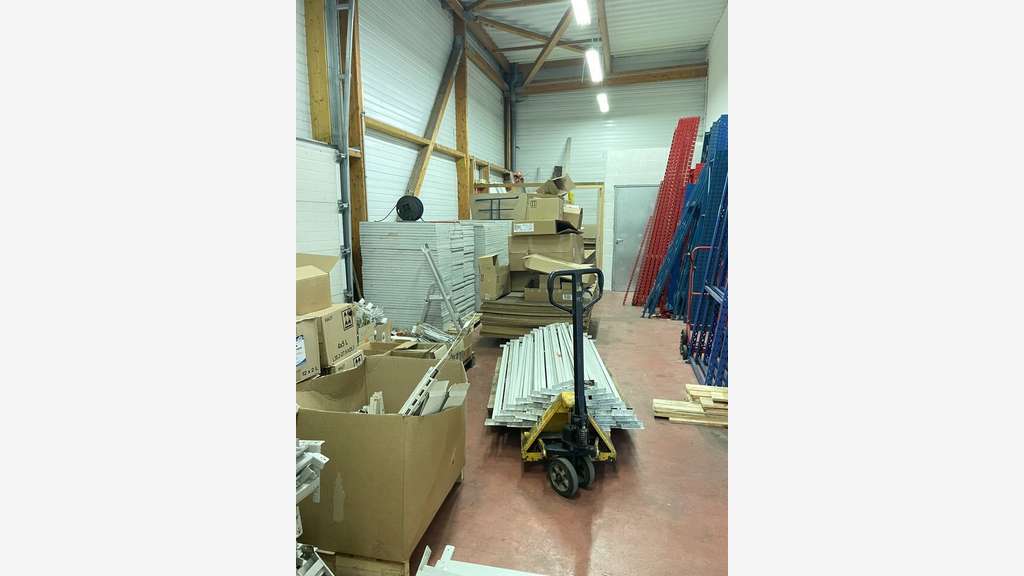 A louer local commercial 800m² Plourin les Morlaix