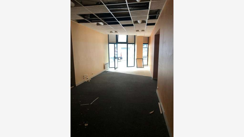 Location local commercial bureaux 231m² à Morlaix