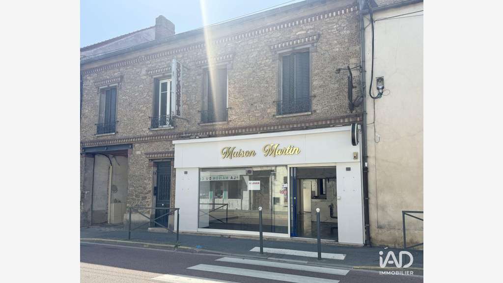 A louer local commercial avec vitrine à Mormant