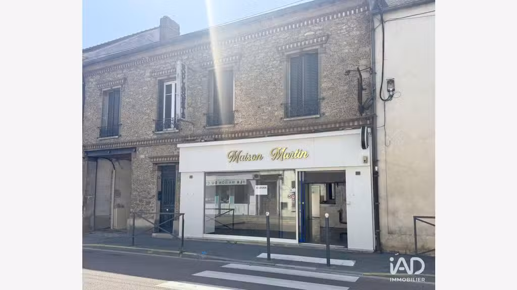 A louer local commercial avec vitrine à Mormant