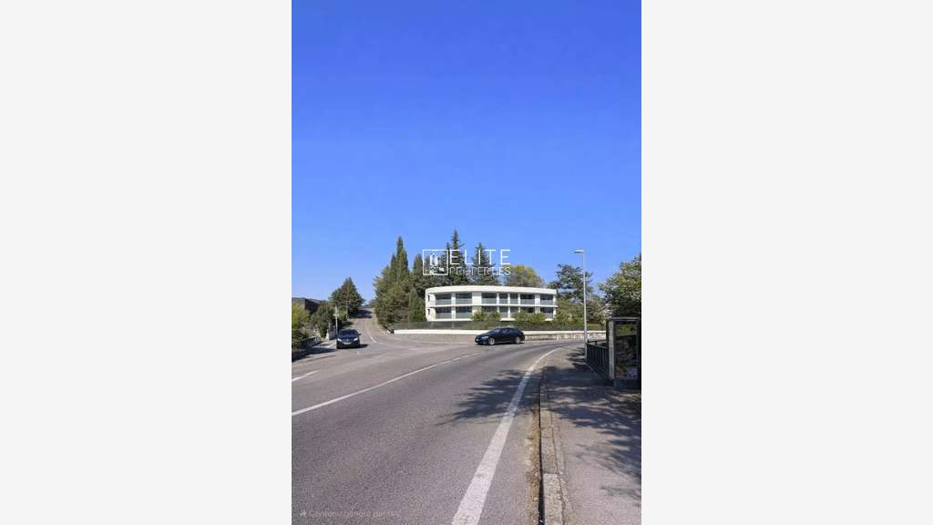 Loue bureaux de 90m² en RDC à Mouans-Sartoux