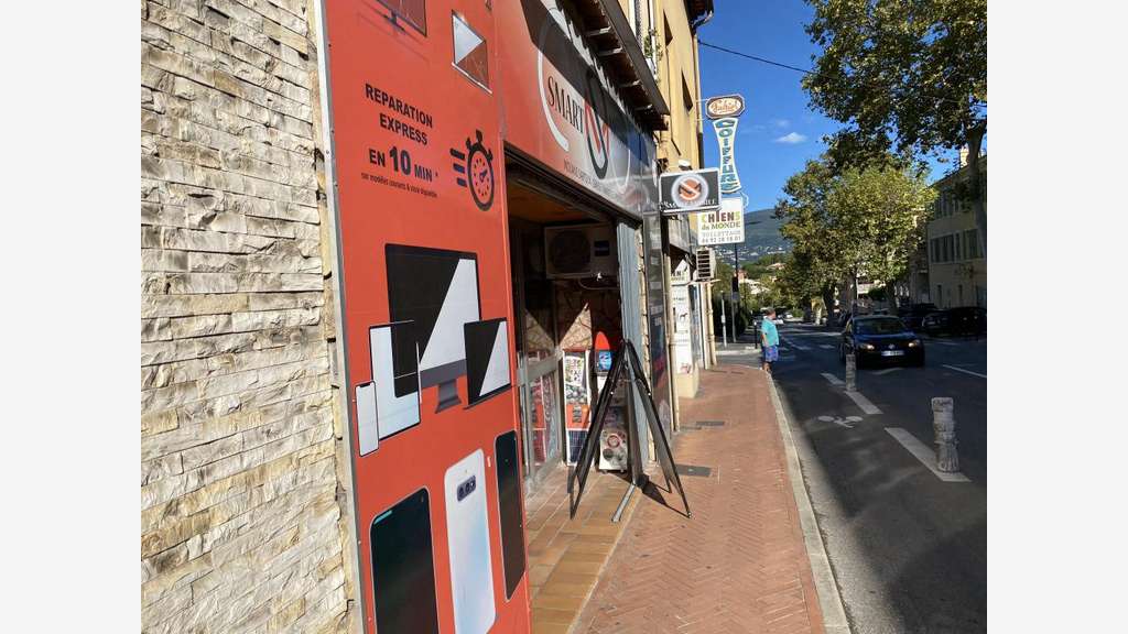 MOUANS-SARTOUX : LOCAL A LOUER : 65M² DE PLAIN-P