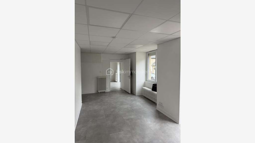 Local commercial composé de 2 cellules - Centre