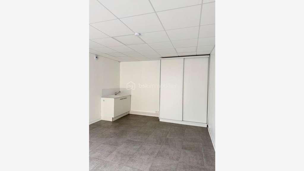 Local commercial composé de 2 cellules - Centre