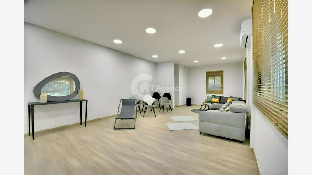Local commercial de 48m² à louer à Mougins