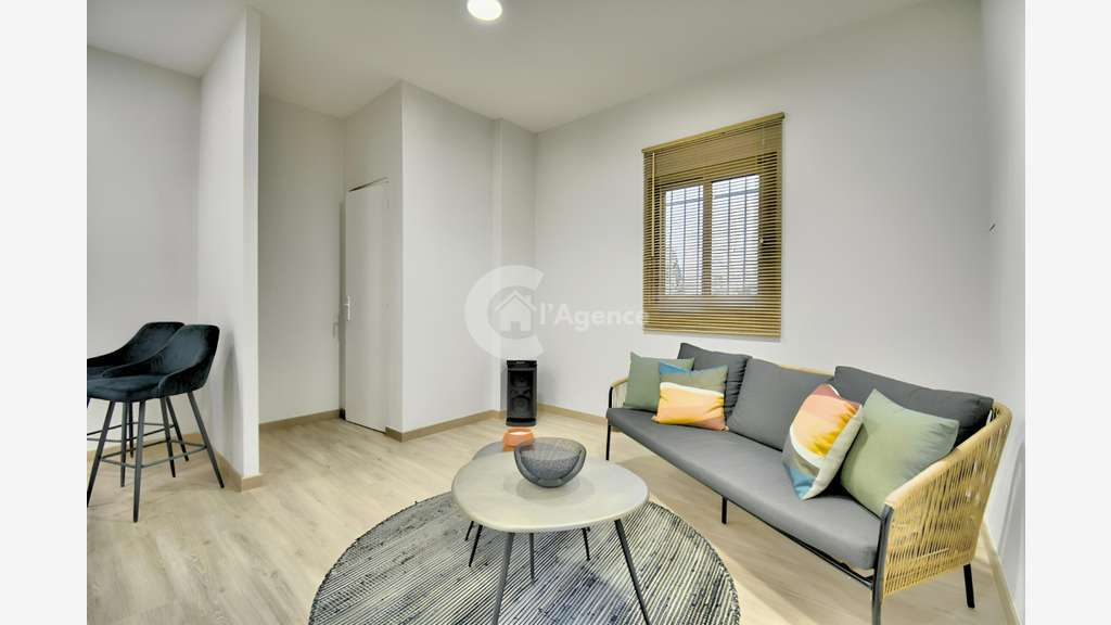 Local commercial de 48m² à louer à Mougins