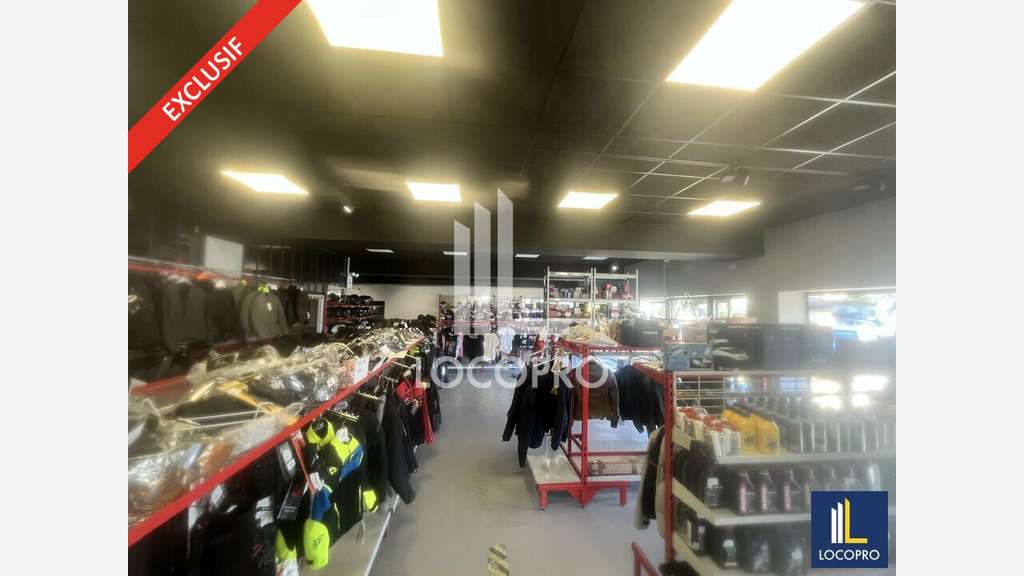 Local commercial 300m² à louer à Mougins