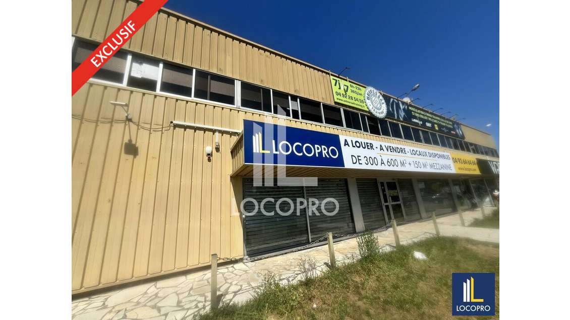 Local commercial 300m² à louer à Mougins