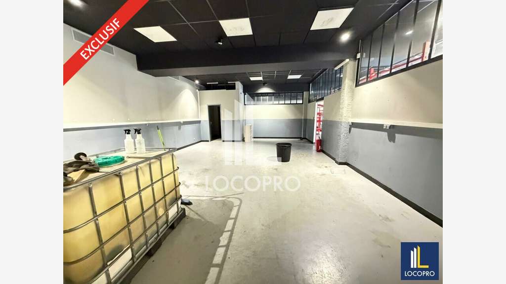Local commercial 300m² à louer à Mougins