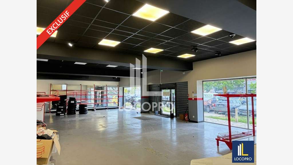 Local commercial 300m² à louer à Mougins