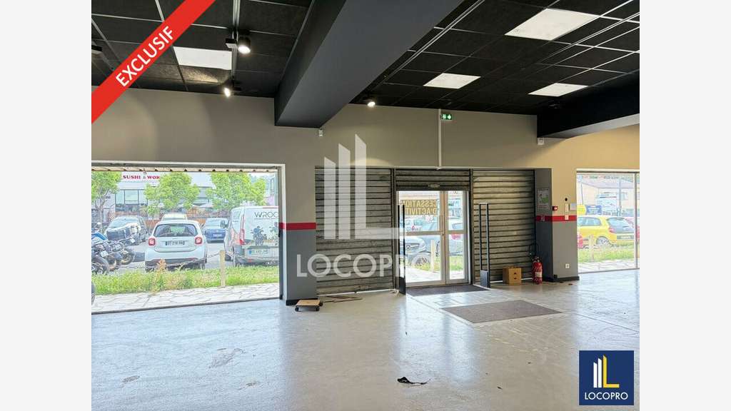 Local commercial 300m² à louer à Mougins