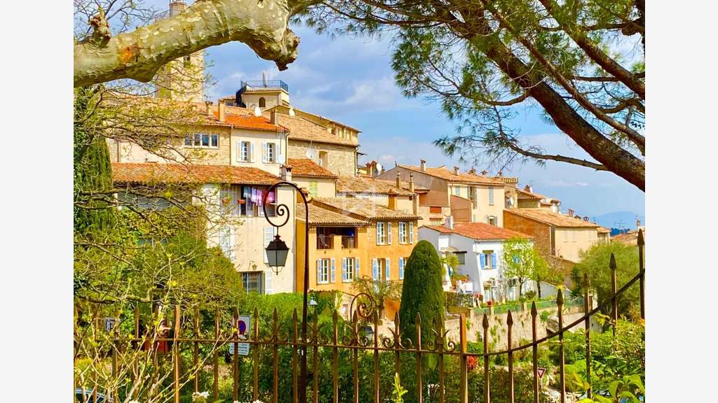 A louer local commercial 88m² à Mougins