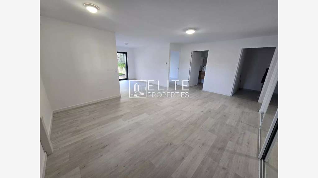 LOCAL COMMERCIAL DE 56m² NEUF + GARAGE – RDC – MOU