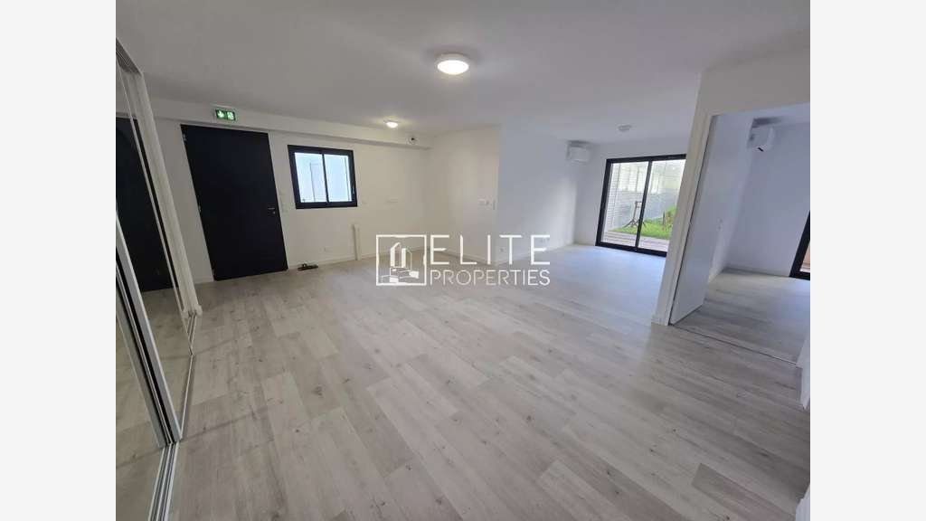 LOCAL COMMERCIAL DE 56m² NEUF + GARAGE – RDC – MOU