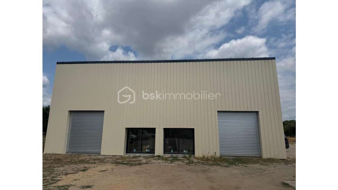 A louer local commercial 250m² à Moulin-Neuf