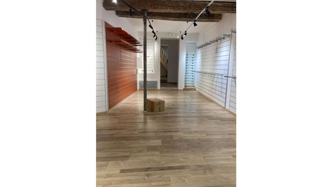 Location local commercial 65m² à Moulins centre