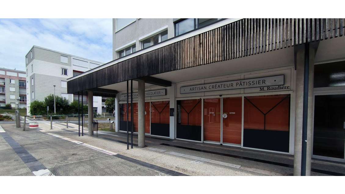 Location murs commerciaux 300m² en angle à Mourenx