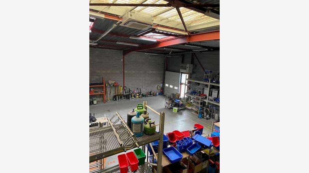 Loue local d'activité 470m² Mundolsheim Marechaux