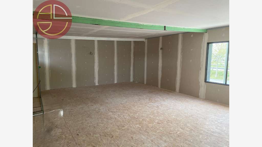 Location local commercial 315m² à Muret