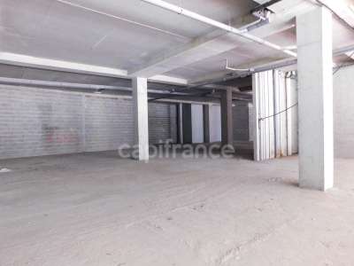 Local commercial 2 000m² à louer à Nancy centre
