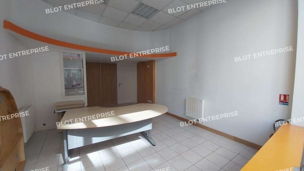A louer locaux commerciaux 26m² à Nantes Graslin
