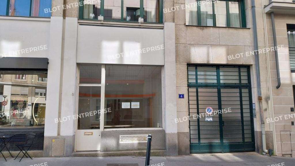 A louer locaux commerciaux 26m² à Nantes Graslin