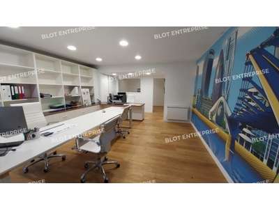 Location Locaux commerciaux - Boutiques à Nantes