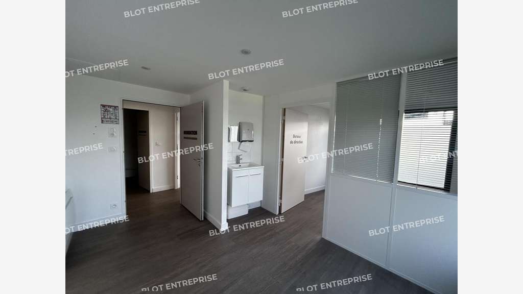 A louer locaux 95m² avec terrasse à Nantes Nord