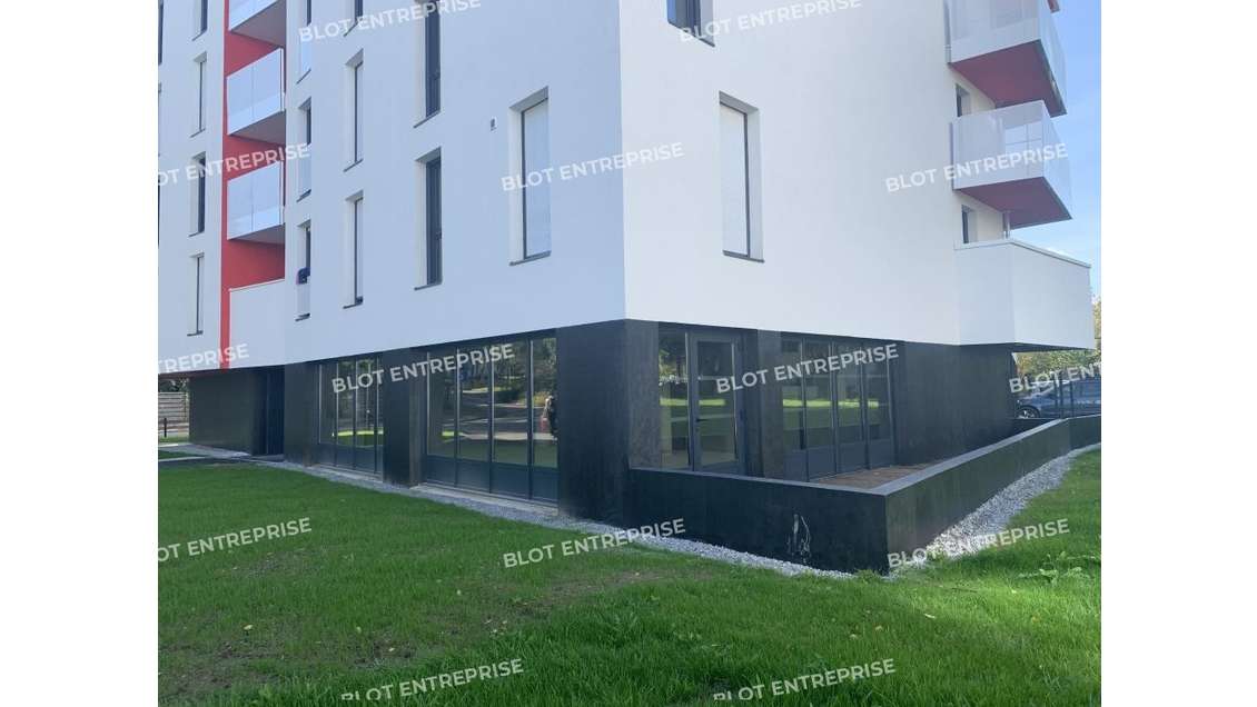 A louer locaux 95m² avec terrasse à Nantes Nord