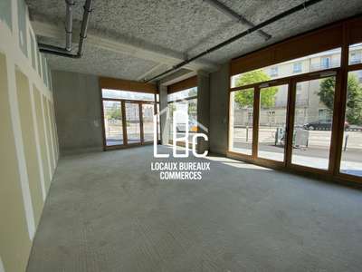 Local commercial neuf 120m² à louer à Nantes Est