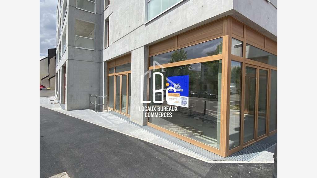 Local commercial neuf 120m² à louer à Nantes Est