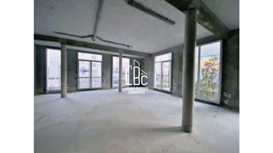 À louer local commercial 116m² Ile de Nantes CHU 