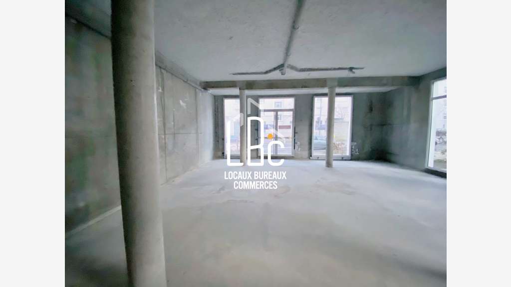 À louer local commercial 116m² Ile de Nantes CHU