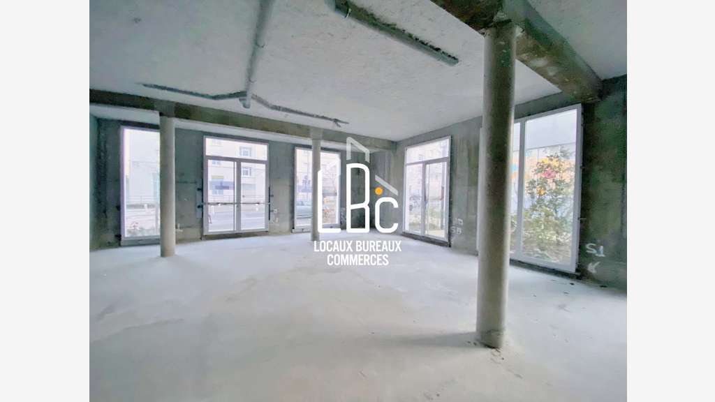 À louer local commercial 116m² Ile de Nantes CHU