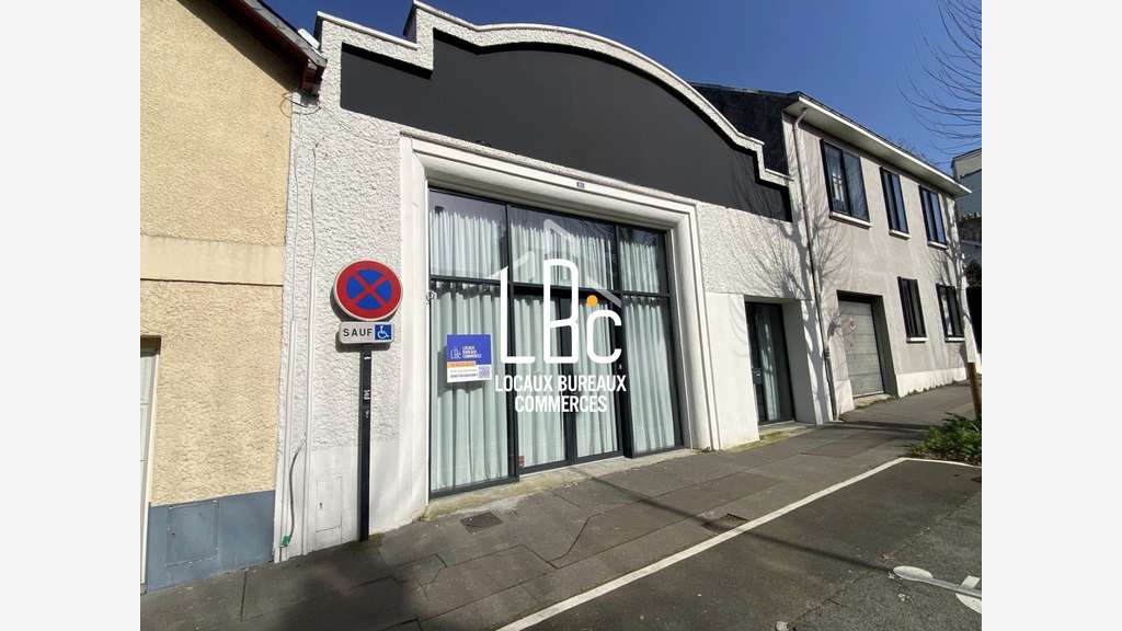 A louer local commercial meublé 95m² à Nantes