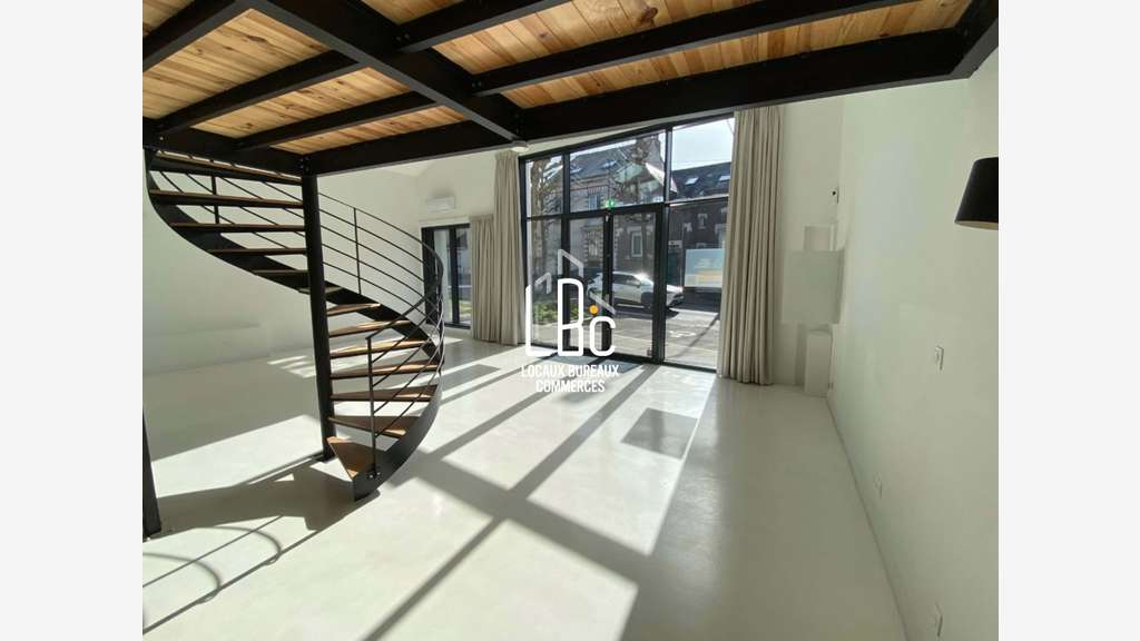 A louer local commercial meublé 95m² à Nantes