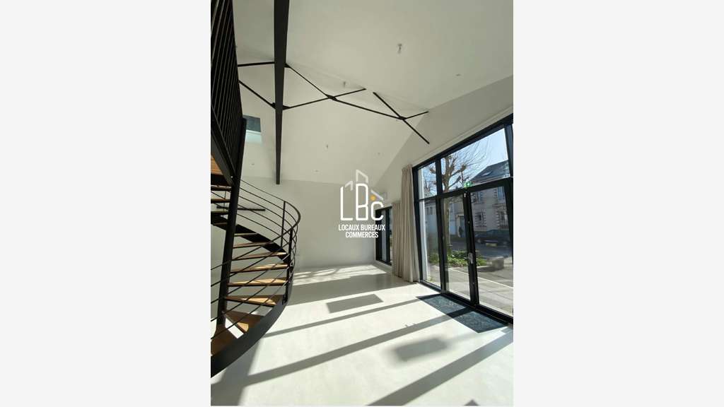 A louer local commercial meublé 95m² à Nantes