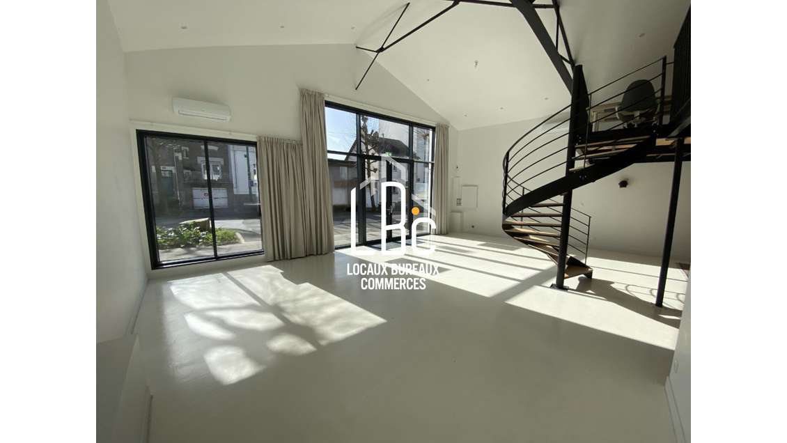 A louer local commercial meublé 95m² à Nantes