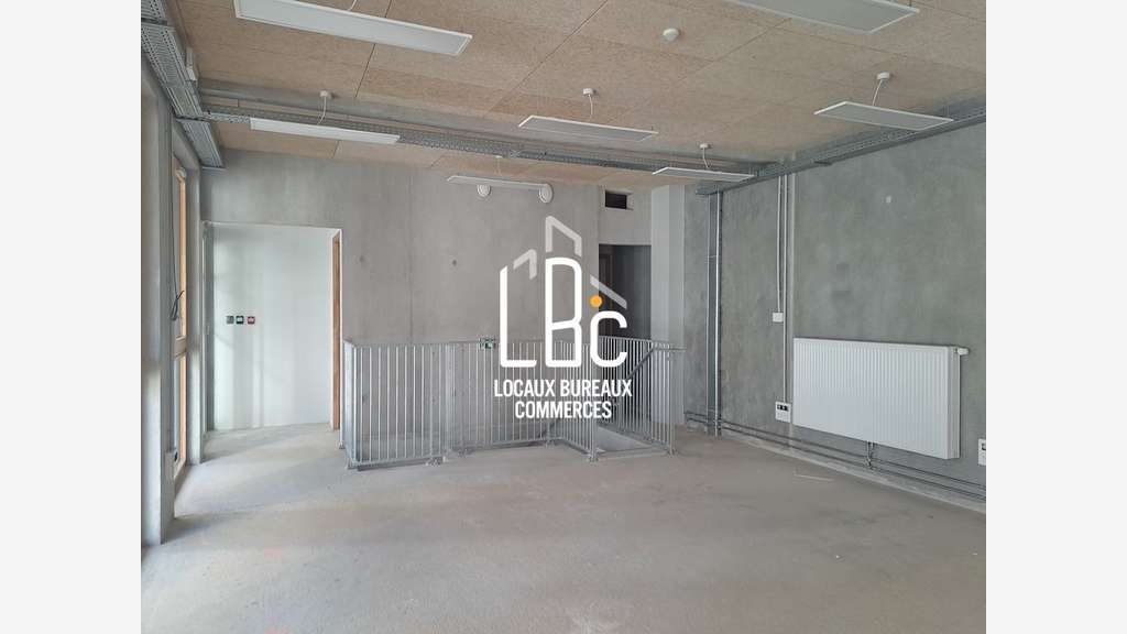 A louer local commercial 251m² Île de Nantes