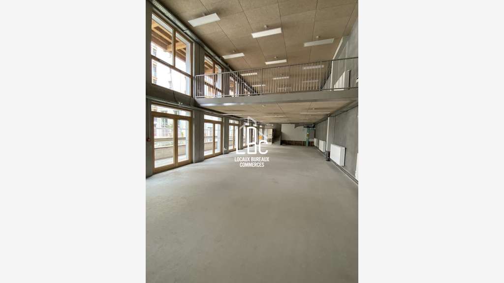 A louer local commercial 251m² Île de Nantes