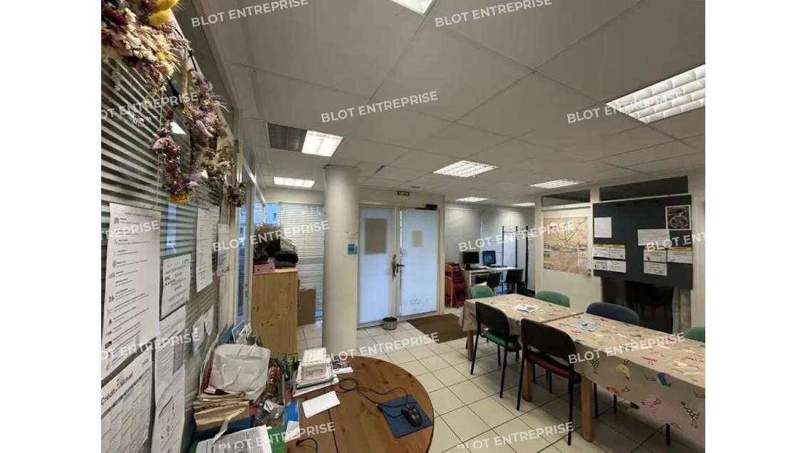 A louer locaux commerciaux de 172m² à Nantes