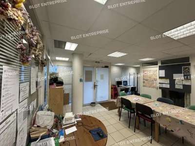 A louer locaux commerciaux de 172m² à Nantes
