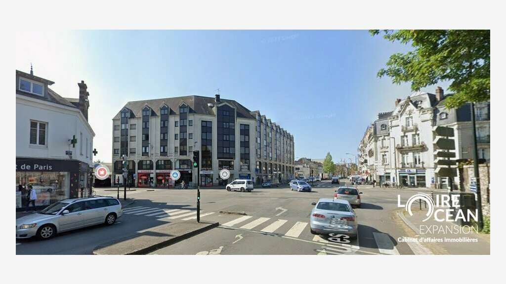 Local commercial 80m² à louer Nantes route Paris